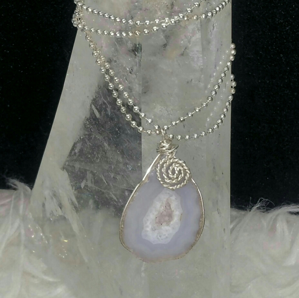 BIG CRYSTALS! Handcrafted Wire Wrapped Necklaces - Picture 9 of 16